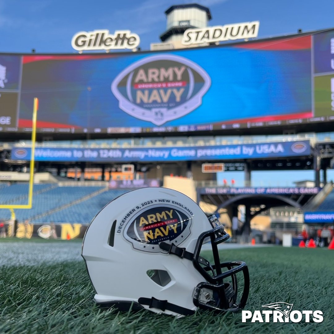 Patriots's tweet image. It's @ArmyNavyGame day at @GilletteStadium!

RT for the chance to win this mini helmet: bit.ly/3Te1R6J
