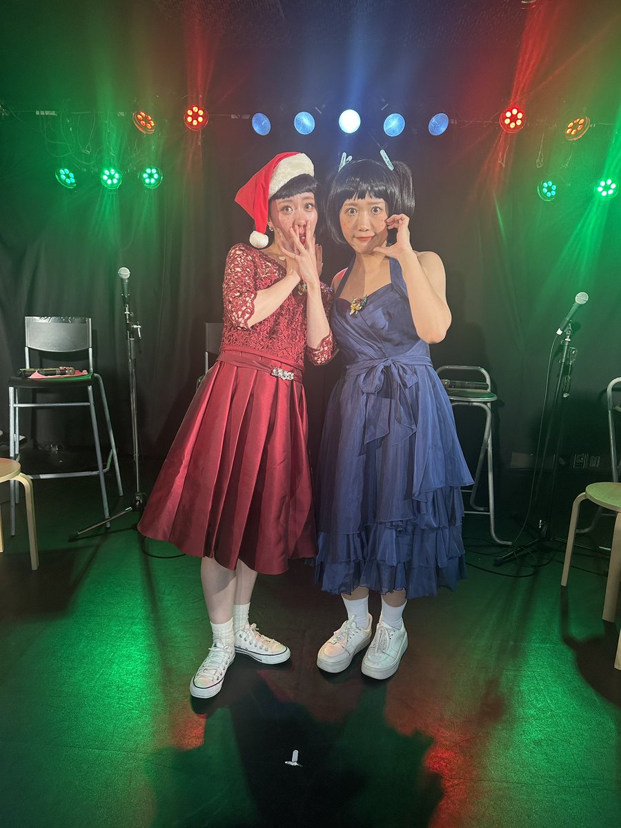 #おばいつ
くりすますぱーてー
ご来場ありがとうございました🎄

いやぁ....またあの空間を
みんなで共有できるとわ...
おもろしくて楽しくて
笑いすぎてほっぺた筋肉痛🤭

ついすたーは絶対に負けない♡笑