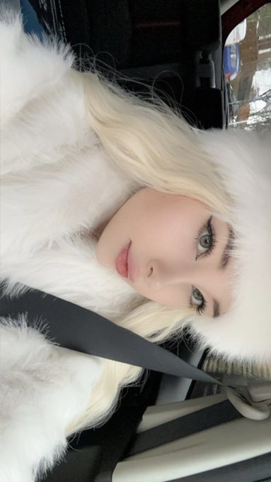 So cold outside >w< https://t.co/qDpk7UWbDP