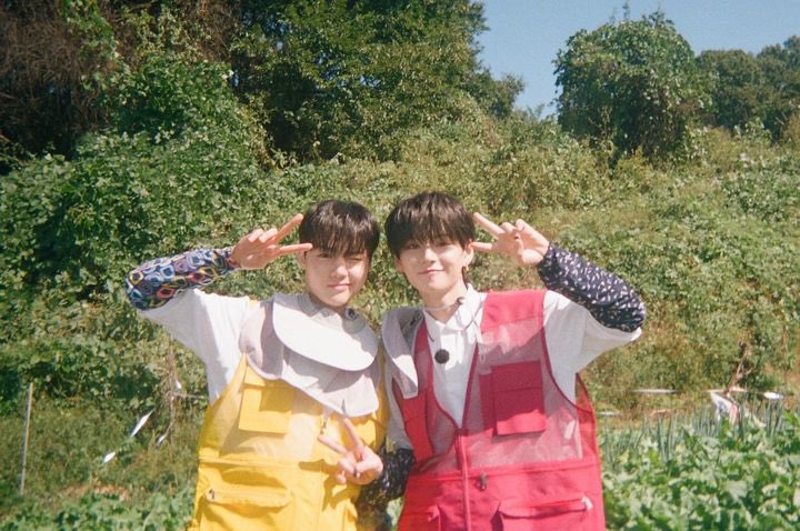 TREASURE_Fr's tweet photo. 💎 | 09.12.22 | INSTAGRAM (1)

[TREASURE MAP] PHOTOS DES COULISSES DU TEMPS PARTIEL 

#TREASURE #트레저 #TREASUREMAP #EP_73 #EP_74 #PART_TIME #알바특집 #YG
—— 
→ 🦊
#트레저 @treasuremembers https://t.co/IahEoNYx9o