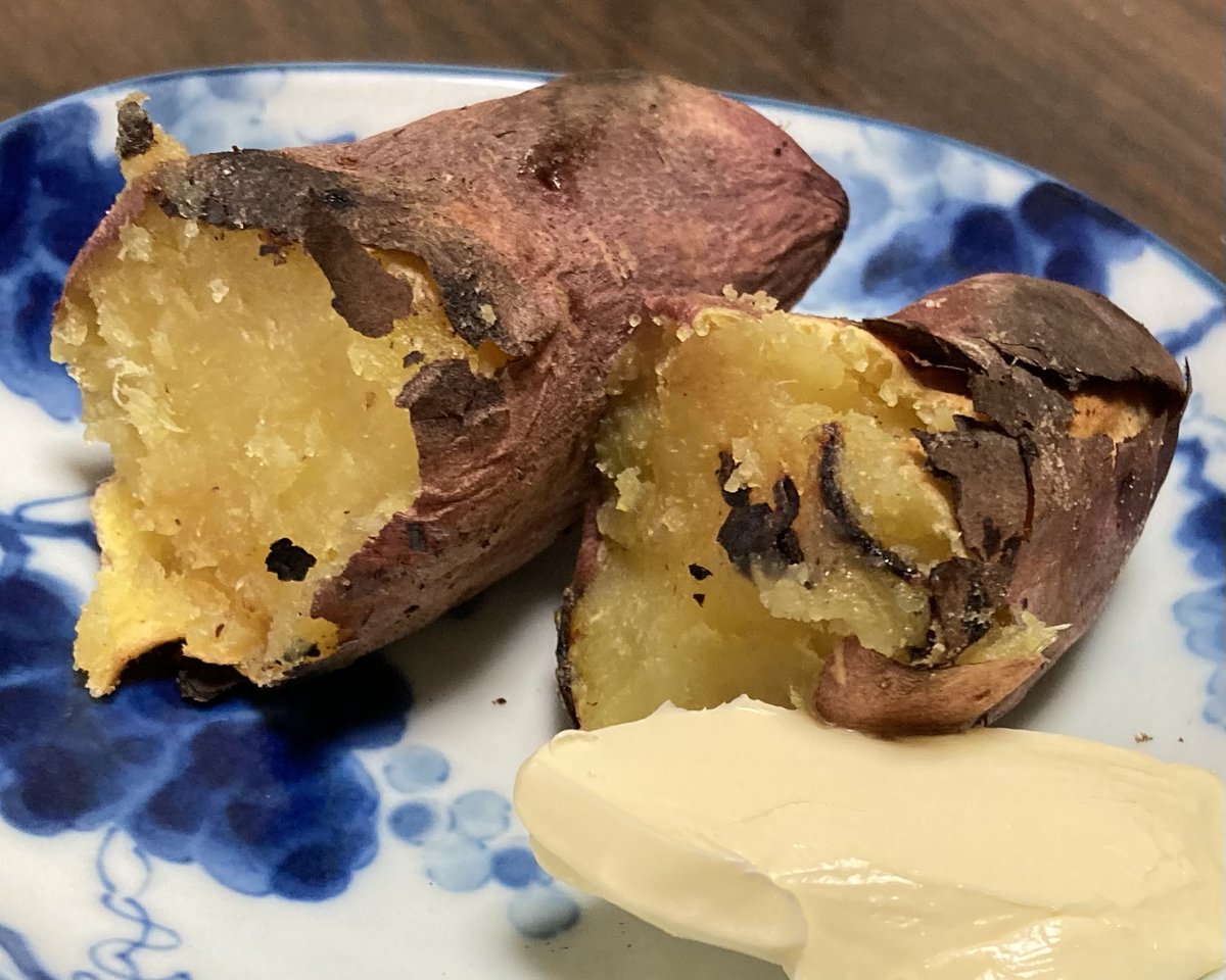 kota01070107's tweet photo. 焼き芋中
#空腹
#ダッチオーブン https://t.co/tRHHhF7KQJ