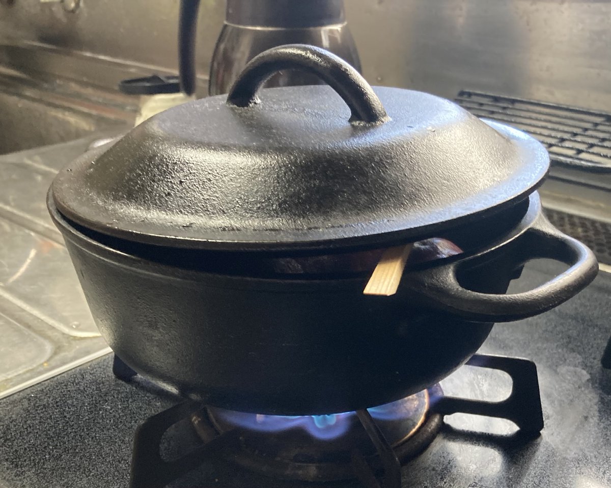 kota01070107's tweet photo. 焼き芋中
#空腹
#ダッチオーブン https://t.co/tRHHhF7KQJ
