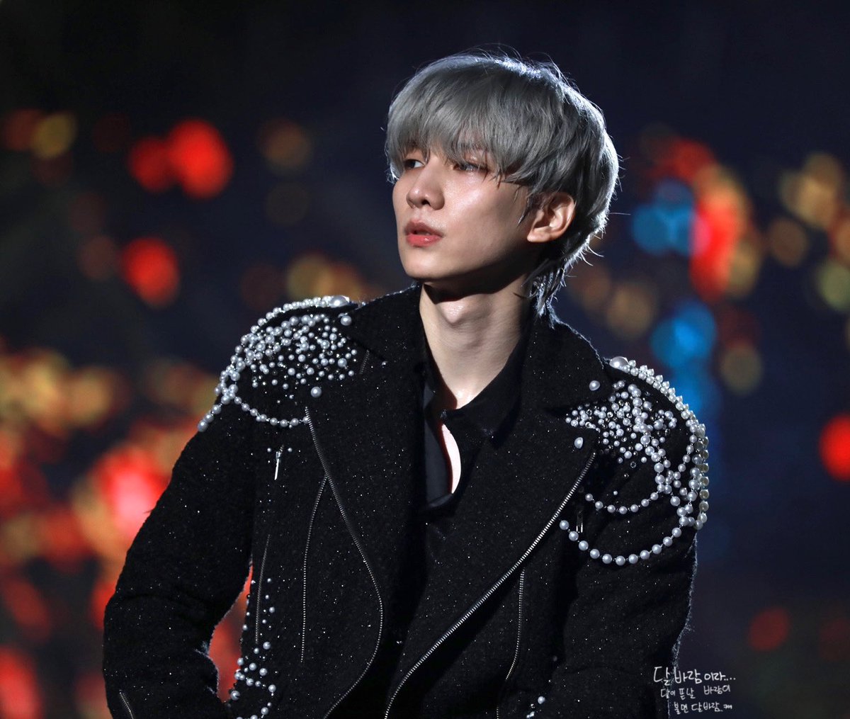 tsukinokaze_'s tweet photo. 231209
VIXX LIVE FANTASIA ［CONTINUUM］프리뷰

#VIXX #HYUK #빅스 #한상혁 #혁 #ヒョギ
#CONTINUUM #Amnesia 
@HSangHyuk https://t.co/W9Lolw5j3l