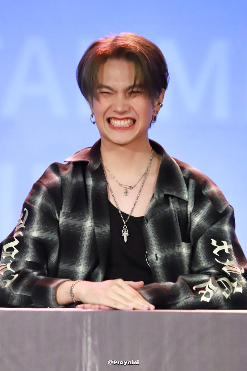 lovebabiu's tweet photo. Okay everyone share your favourite pics from today’s fanmeet 😍

These are mine 

 BUILD FANMEET IN TAIPEI                #BUILDMissingUinTaipei https://t.co/X38lajqvQM