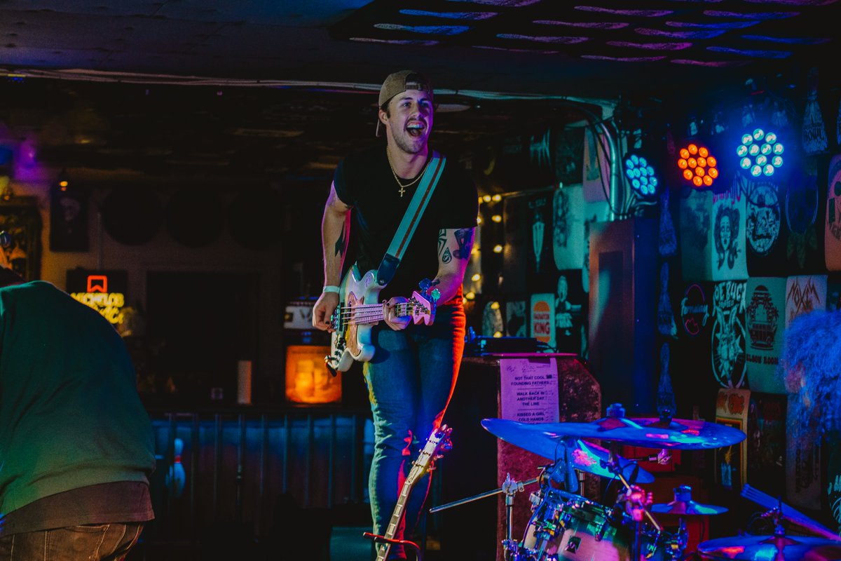 East 9th tweet media