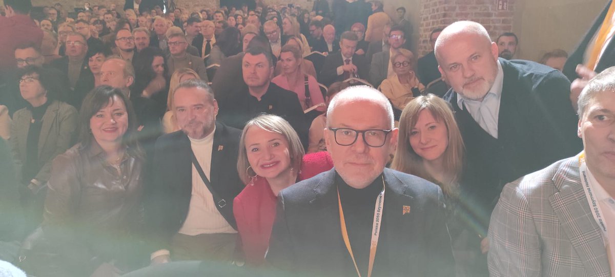 Mariusz24469851's tweet photo. Ekipa @PL2050Lub na  Kongresie @PL_2050   @szymon_holownia.  Działamy💪
 #Polska2050
#WspólnieDoNowejPolityki https://t.co/DeK399ARbF