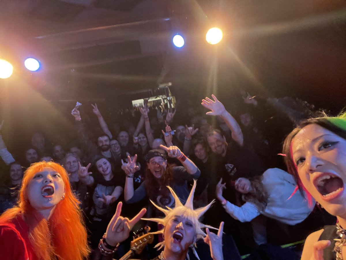 Rumkicks 럼킥스 (punk) 🇰🇷 tweet media