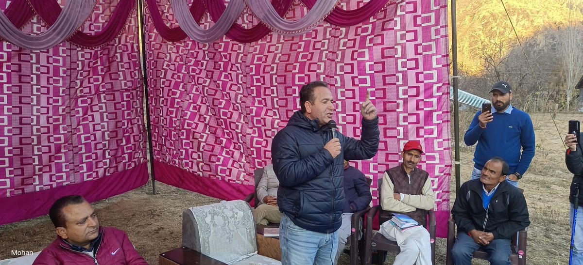 Sunil_SharmaBJP's tweet photo. Addressed a gathering under Booth Jan Samvad abhiyan at Panjdhara #Dacchan, #Kishtwar. Interacted with the public at Booth level and discussed various schemes of public welfare launched by PM Modi for the benefit of common masses.
@BJP4India @BJP4JnK https://t.co/30tGCjrYcj
