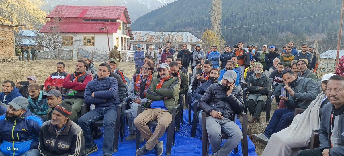 Sunil_SharmaBJP's tweet photo. Addressed a gathering under Booth Jan Samvad abhiyan at Panjdhara #Dacchan, #Kishtwar. Interacted with the public at Booth level and discussed various schemes of public welfare launched by PM Modi for the benefit of common masses.
@BJP4India @BJP4JnK https://t.co/30tGCjrYcj