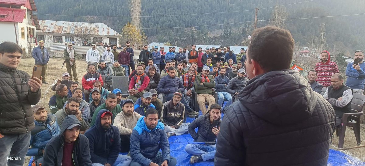 Sunil_SharmaBJP's tweet photo. Addressed a gathering under Booth Jan Samvad abhiyan at Panjdhara #Dacchan, #Kishtwar. Interacted with the public at Booth level and discussed various schemes of public welfare launched by PM Modi for the benefit of common masses.
@BJP4India @BJP4JnK https://t.co/30tGCjrYcj