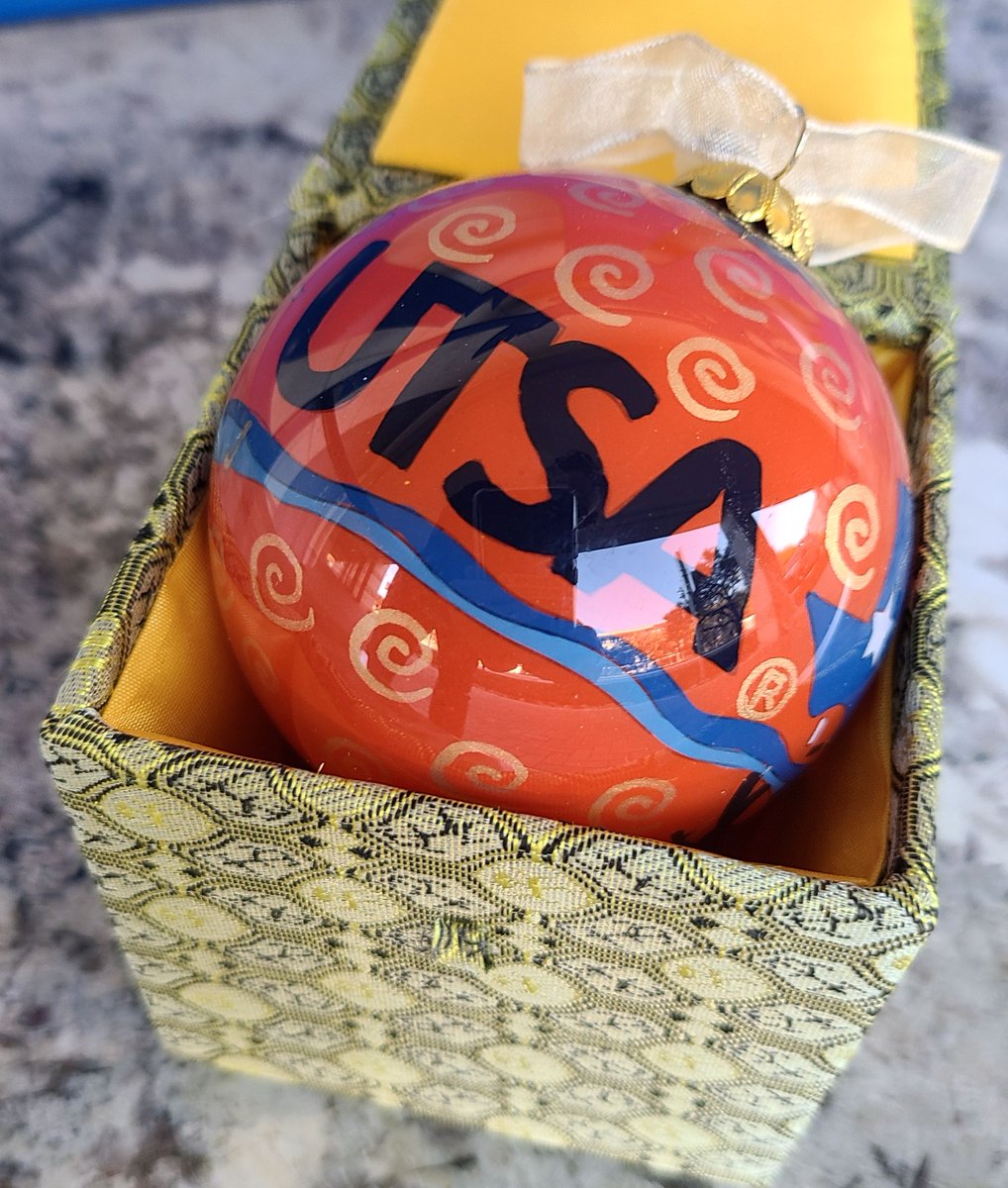 UTSAAlumni's tweet image. On the 9th day of Alumni Cheer, my association sent to me...

4 #UTSA ornaments!

Follow and RT to be eligible to receive a gift and spread some holiday cheer🎁🤙 (1 per winner)