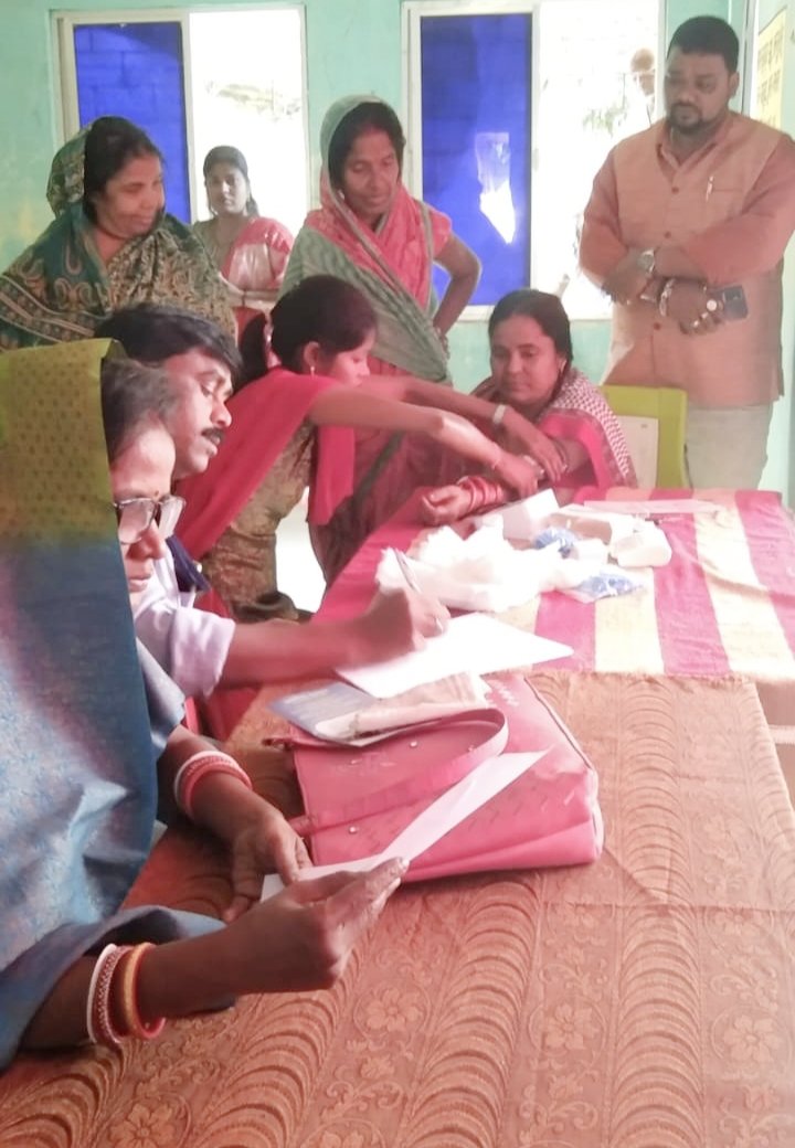 ErDeepakJena4's tweet photo. @narendramodi @AmitShah @JPNadda @dpradhanbjp @myogiadityanath @sunilbansalbjp
@narendramodi @AmitShah @JPNadda @dpradhanbjp @myogiadityanath ପ୍ରଧାନମନ୍ତ୍ରୀ ନରେନ୍ଦ୍ର ମୋଦୀଙ୍କ ସମସ୍ତ ଜନକଲ୍ୟାଣୀ କାର୍ଯ୍ୟକୁ ତୃଣମୂଳ ସ୍ତରରେ ପହଞ୍ଚାଇବାକୁ ବାହାରିଥିବା "ବିକଶିତ ଭାରତ ରଥ "କୁ ଶାଳଦେଇ ପଞ୍ଚାୟତ ଠାରେ । https://t.co/i0QRWrzdg2