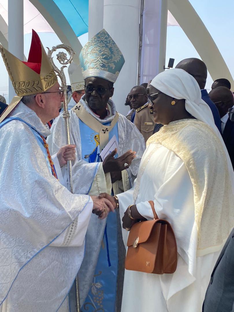 santegouv_sn's tweet photo. Mme le Ministre de la Santé et de l’Action a assisté, ce samedi, à la cérémonie de consécration du sanctuaire #Marial de #Popenguine par le Secrétaire d'État du #Vatican,le cardinal Piétro PAROLIN. https://t.co/1h6aM5k5pv