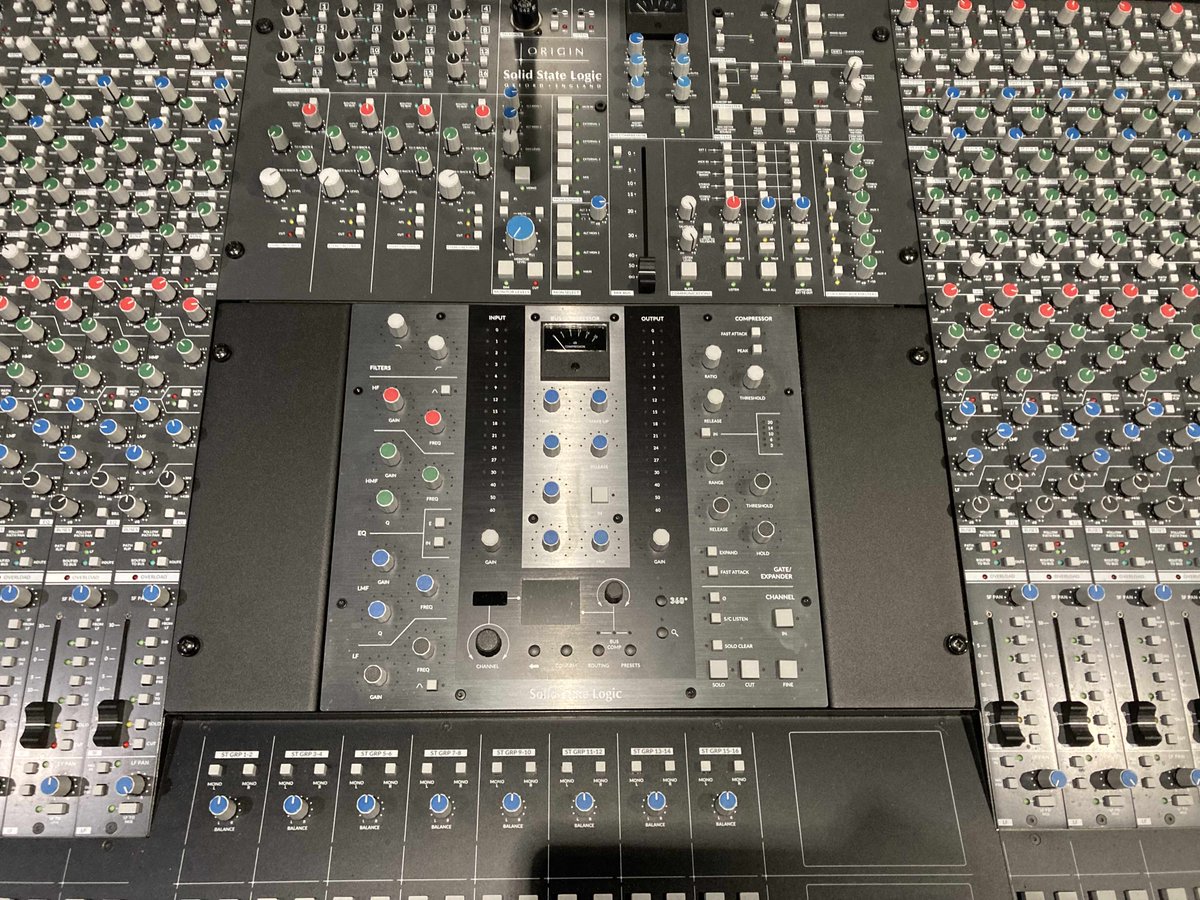 Dear <a href="/solidstatelogic/">SSL</a> could you make a UC 0.5 and then I could have UC1 benefits (lose the bus comp controls maybe?) in a smaller package and then rack it alongside a UF1 in the Origin? Pretty please! Lots of wasted space at the moment. 😊