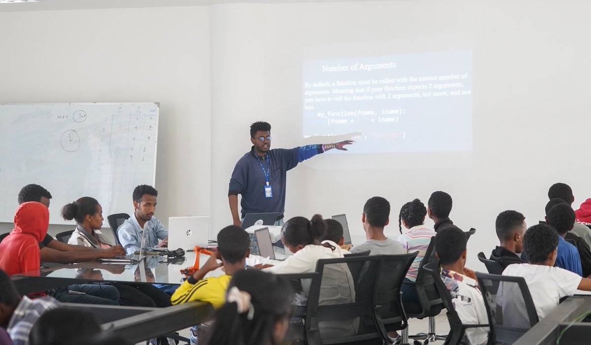 DanEnergyET's tweet photo. #SatCoding Learning the language of new-era technology! @DanEnergyET https://t.co/4AVR8WleYs
