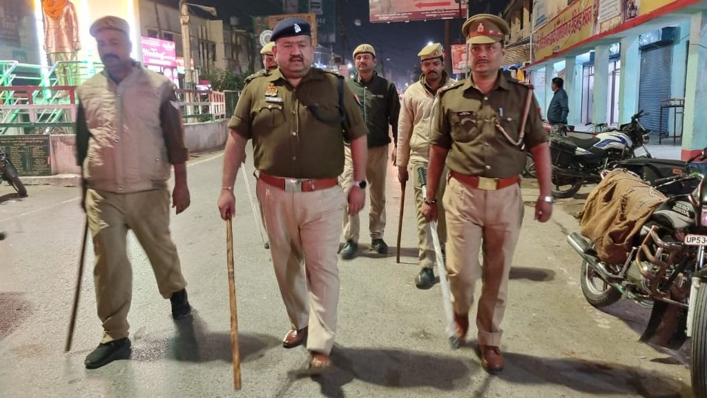 DEORIA POLICE tweet media