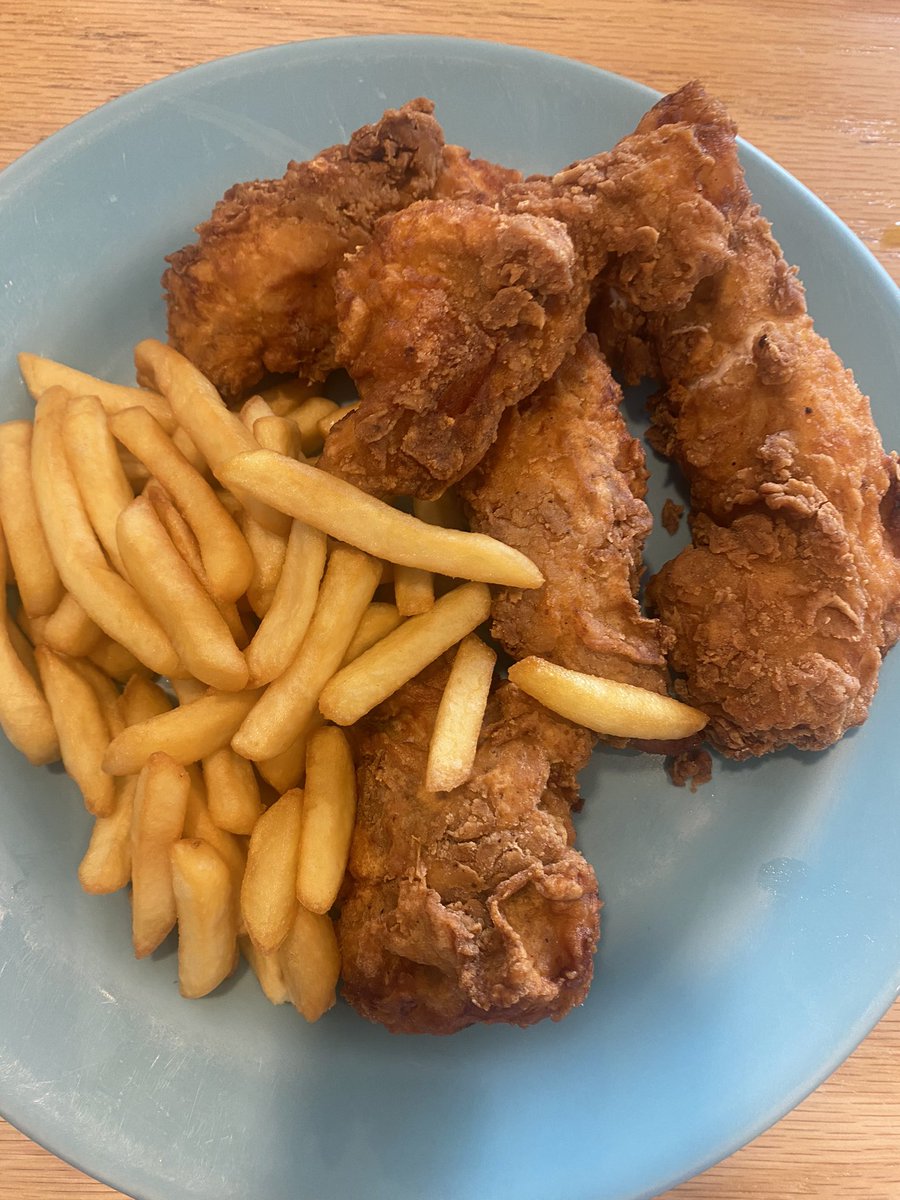 ariperedo's tweet photo. Descubrimiento de la semana:
 ✨Chicken fingers de ihop ✨ https://t.co/GvX3VbhVCT
