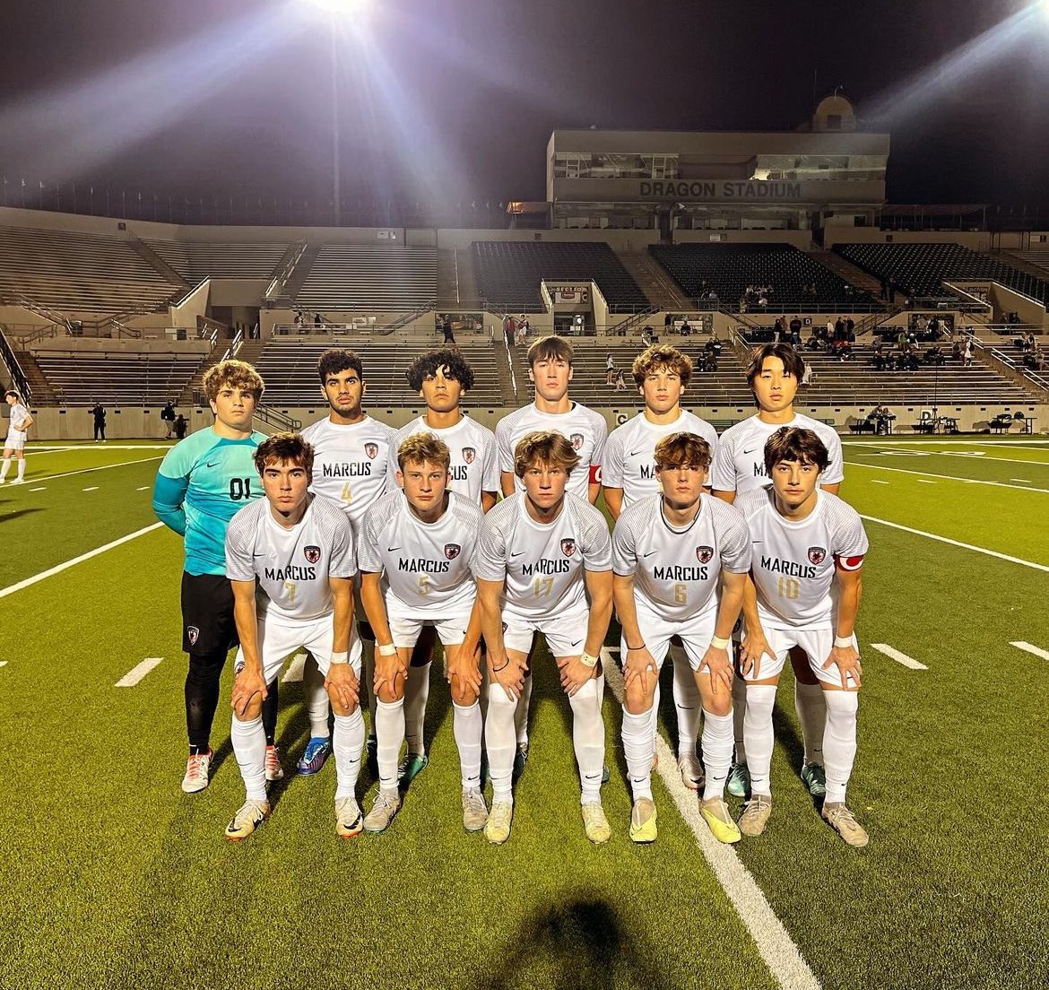 artianr7's tweet photo. First game/scrimmage for my senior year in high school season! Ended up with a tie 2-2 against a tough Southlake side. #7 
#seniorszn #footy https://t.co/20IzHfYsJa