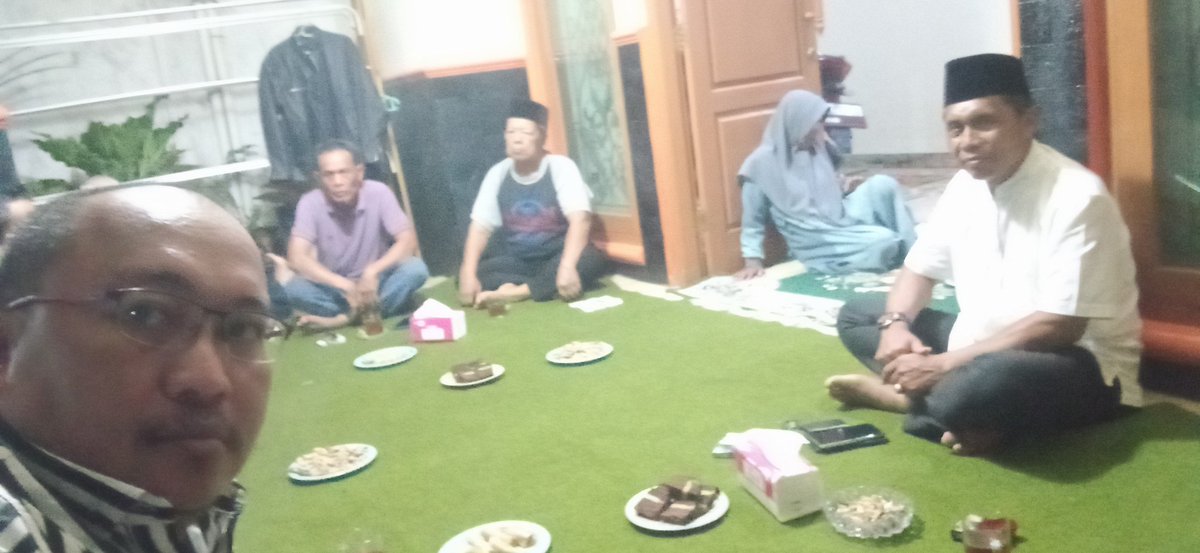 Ngumpul bareng untuk konsolidasi
