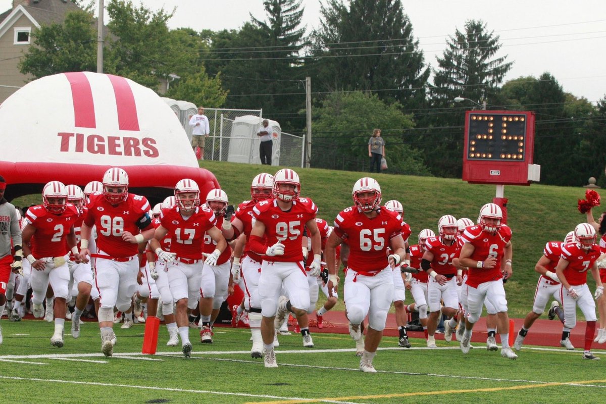 Blessed and honored to receive an offer to play football at Wittenberg!! <a href="/D2Dperformance/">Mike Smith</a> <a href="/PORTERSPLACE/">DARYL PORTER</a> <a href="/PJ_Fitzgerald/">P.J. Fitzgerald</a> <a href="/CoachGantz/">Andrew Gantz</a> <a href="/coachjo51/">Jovon Johnson</a>