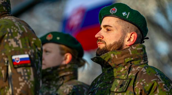 hqmncne's tweet photo. Welcome to our new rotation #allies from Slovakia! And thank you for your service &amp; goodbye to our partners going home! 
@NATO , duty and off-times are necessary to stay efficient.

📷: CPL Ai Dang @eFPBGLatvia 
__
@mosr_official @LANDCMD https://t.co/q1butkFcyG