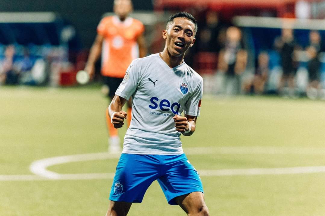 [Singapore Cup]

SUPER SUB SHAWAL STRIKES

Scoring all his goals in the Singapore Cup from the bench, Shawal leads his team to their maiden title by slotting in against his former club at 81'.

#SGCup #lioncitysailors

[image cr: @lioncitysailors]