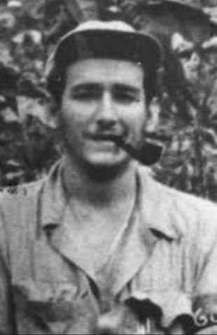Ciro Redondo, héroe del Moncada, expedicionario del Granma y pilar del Ejército Rebelde, nace el 9 de diciembre de 1931 en la ciudad de Artemisa, en el occidente cubano.

#CubaViveEnSuHistoria 
#UCMH