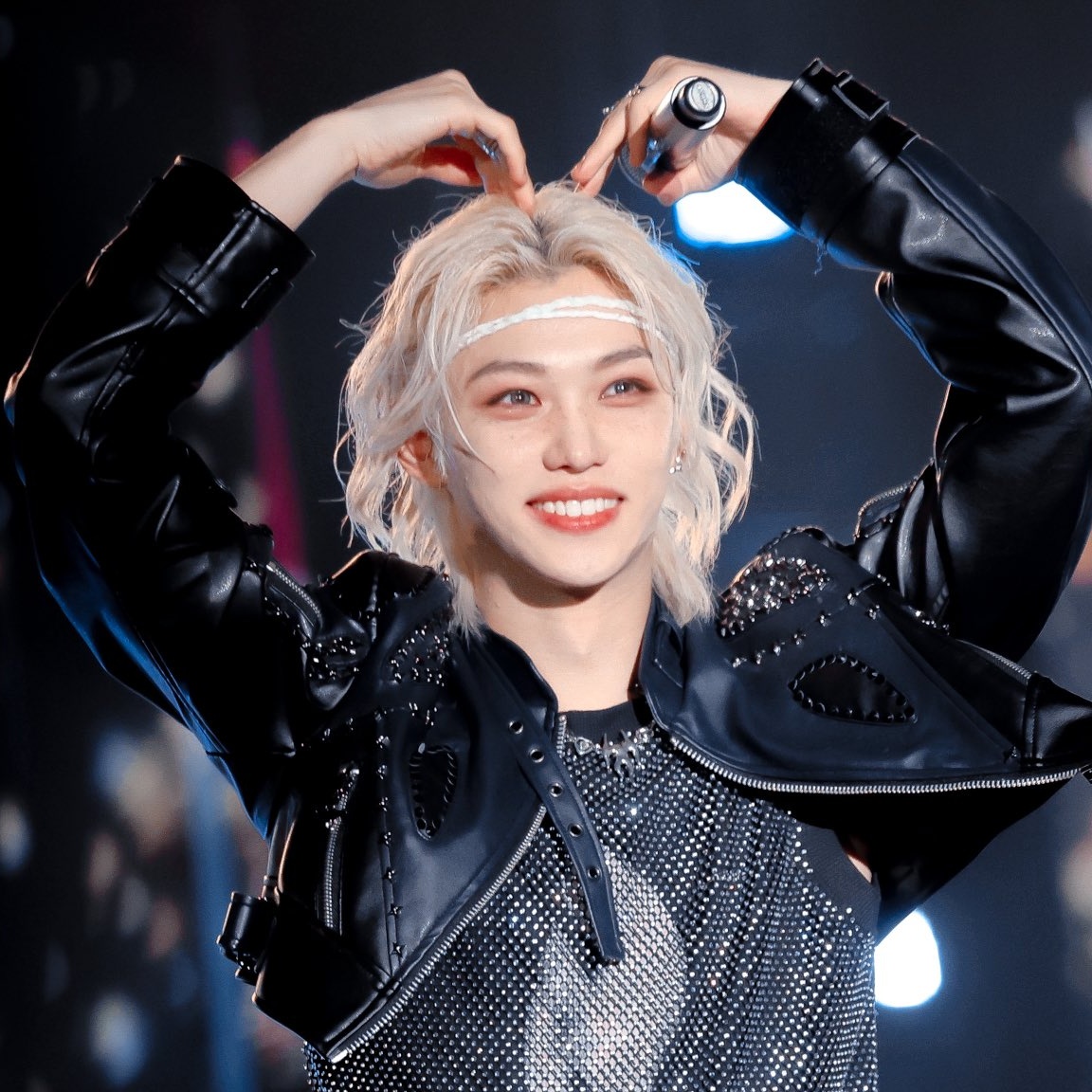 chrisbychan's tweet photo. ele é um solzinho, um neném precioso 😭 https://t.co/LFQZueYFvK