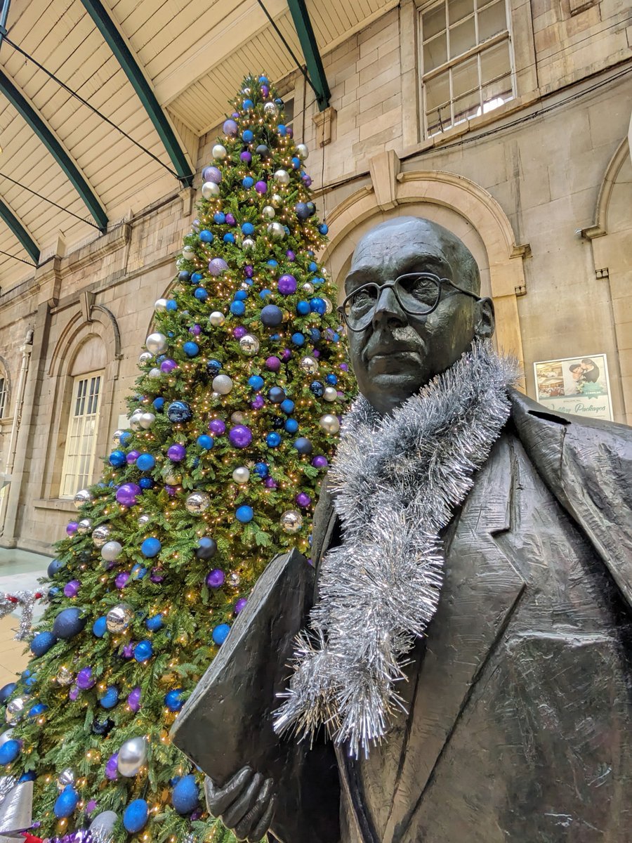 Larkin around the Christmas tree.
#ChristmasChallenge #EverythingChristmas
#hull #larkin