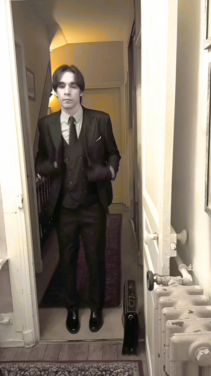 Ciel_PthWindsor's tweet image. His Royal Highness the young Earl Maxwell Mitford will today receive prestigious guests such as princes in a luxurious hotel of his parent company #youngmodel