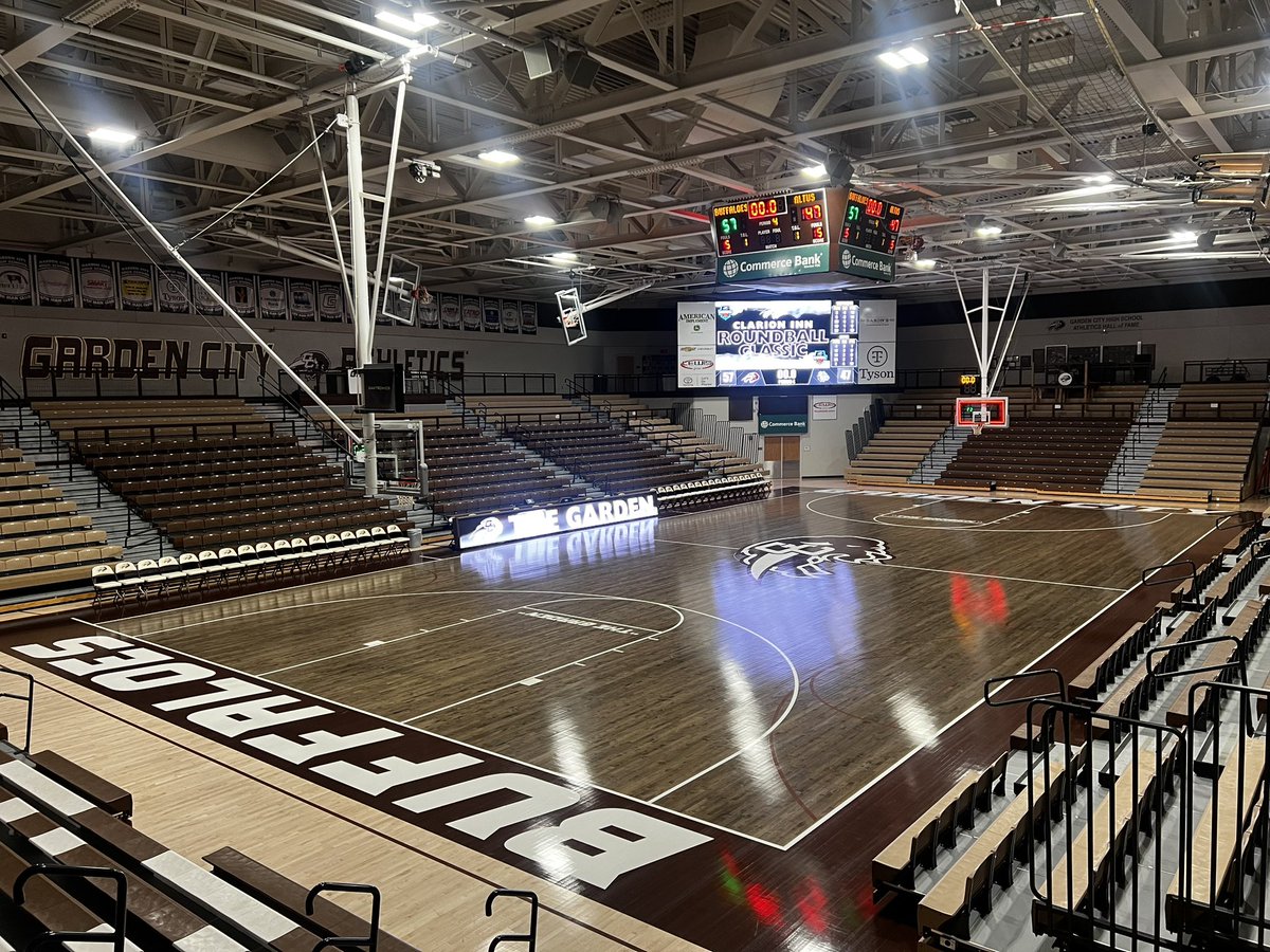 The best HS gym in KS! Looking forward to the final day of the Clarion Inn Roundball Classic! #1Herd <a href="/sportsinkansas/">Sports in Kansas</a>
