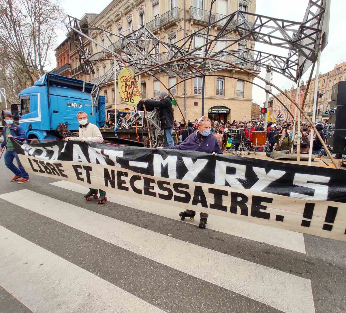 L’heure est donc venue de tourner la page d’une 7ème  occupation dans le quartier des Ponts Jumeaux. Un chapitre qui aura  duré 17 ans, le plus long de notre histoire qui en compte presque  trente.
[Thread] 🧵#Toulouse #communs #culture