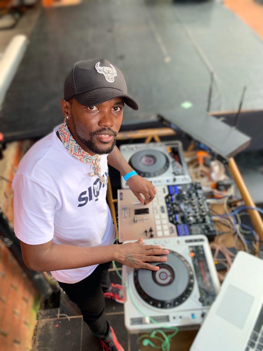 djSimixug's tweet photo. .. this is the only time you can look down on me. 
#EnoHipHop2023 https://t.co/YdWxgJXUgW