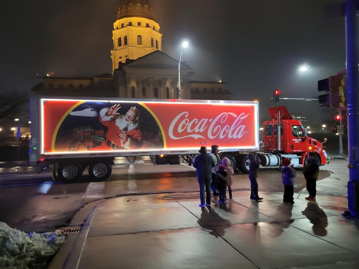 The Coca-Cola truck will be at Hy-Vee tonight 5pm-7pm! 
•Pictures with Truck
•Meet the Coke Polar Bear
•Cookies and hot chocolate 

Free Coke samples!!