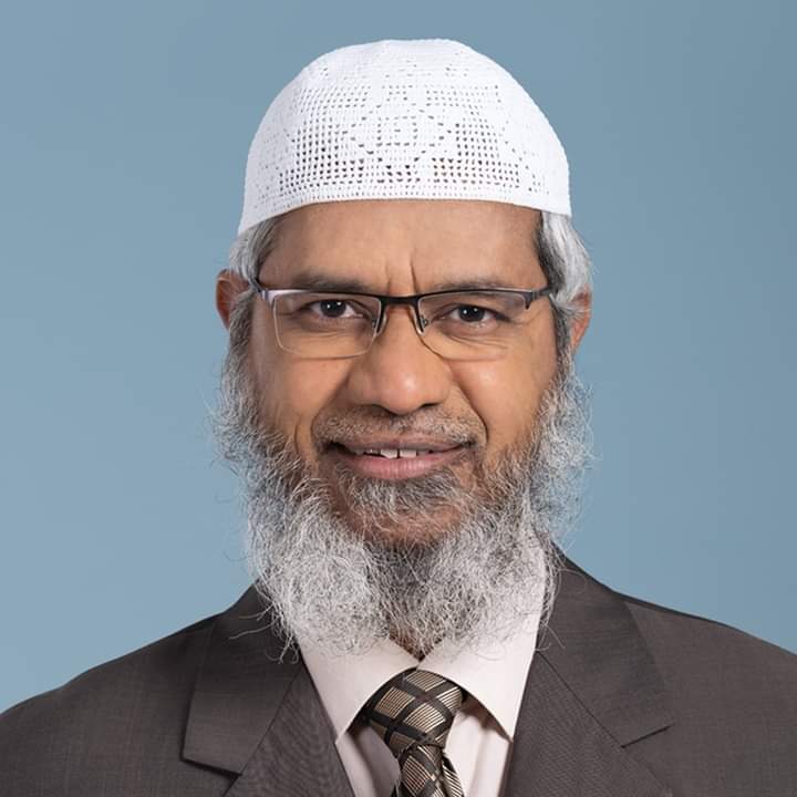 Alhamdu'lillah Dr. Zakir Naik is alive by the grace of the Almighty.
 Stop spreading fake news about his death. 
May Allah protect him and bless him as he is the great preacher of the whole Muslim Ummah. Aameen 
#ZakirNaik #DrZakirNaik