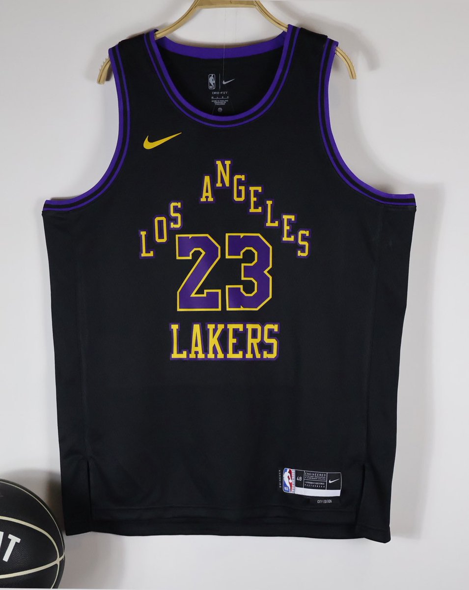PasionBasketNBA's tweet photo. Si Los Ángeles Lakers ganan esta noche y se proclaman campeones de la Copa NBA, vamos a sortear esta camiseta de LeBron James entre todos los que deis RT y nos sigáis a mi y a @NBAFutQuality 

El ganador se anunciará a través de nuestros perfiles, no se anunciará a través de ninguna cuenta secundaria ni nada. Cuidado con las cuentas que os hablan por privado diciendo que habéis ganado el premio y os piden los datos de vuestra tarjeta, no piquéis, es una estafa

🍀 ¡MUCHA SUERTE A TODOS! 🍀