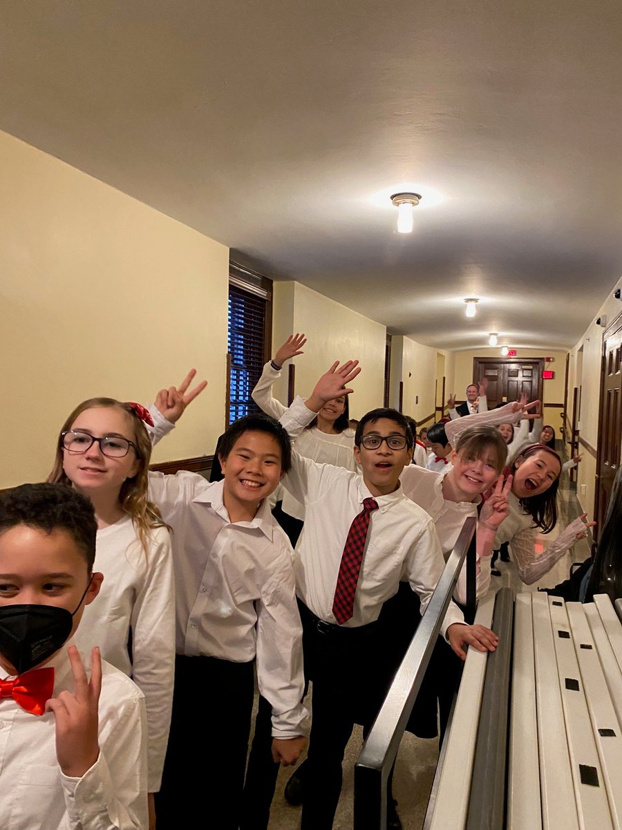 LCChorus's tweet photo. BRAVO to LCC! 👏👏👏Two amazing Holiday Pops concerts and one to go! Don't miss the final performance on Sunday, Dec. 10th at 3pm! https://t.co/yRTPmjsBk8