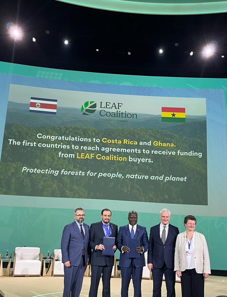 #LEAFCoalition Corporate buyers join ministers today at @COP28_UAE, to mark the signing of first LEAF agreements with Costa Rica and Ghana, worth $60m. @berninger71 @Bayer ; Carlos Perez Vice Min, Costa Rica; @SamuelAJinapor, Ghana; @grahamstuart, UK Govt; and Emma Cox, @PwC