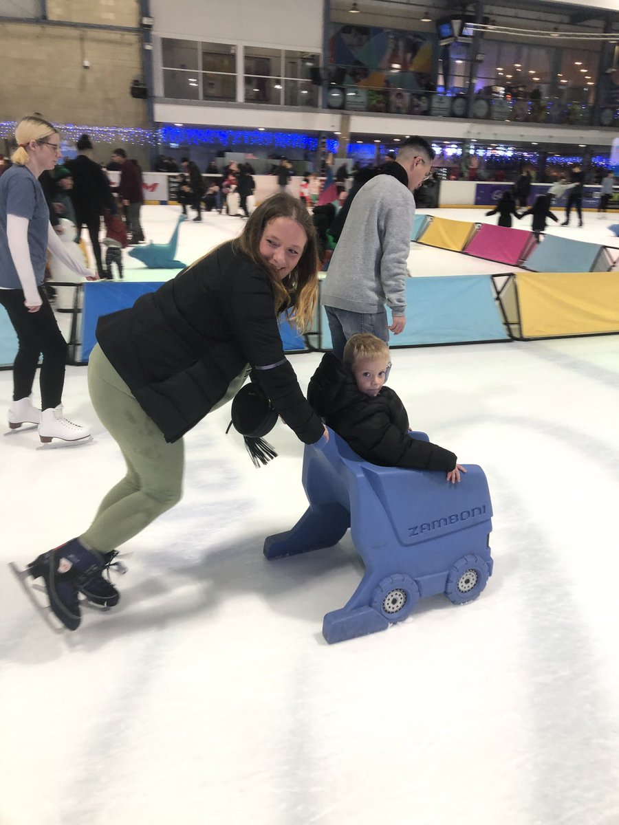 It’s that time of year again
Thank you to all our families for a lovely day out at Nottingham Indoor Ice Skating arena 
🌲⛸️