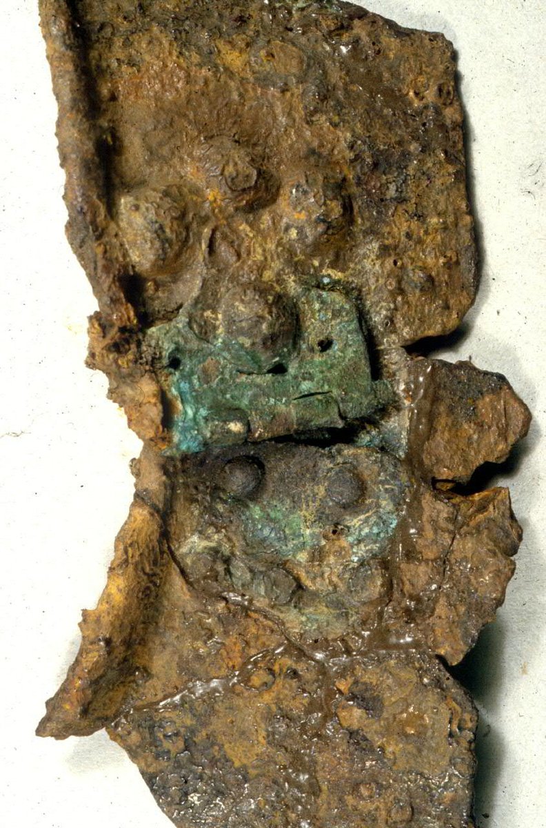 EquipmentRoman's tweet photo. The decision to move to five rivets per shoulder-hinge half helped for the Corbridge-type lorica segmentata ... but not enough. The #CorbridgeHoard is full of repairs to failed hinges. The number of rivets did not address the fundamental problem with the design. https://t.co/S3T7BPYstU