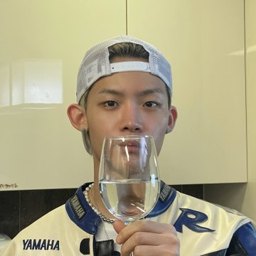 TO1FRANCE's tweet photo. 📝| upTOdate | 081223

[#JAEYUN]

Joyeux anniversaire mon frère 🤍
Je me rends compte que cette année est presque terminée,

#TO1 #티오원 #제이유
Cr :@TO1_members

#🦋 https://t.co/HJVkK9yUX3