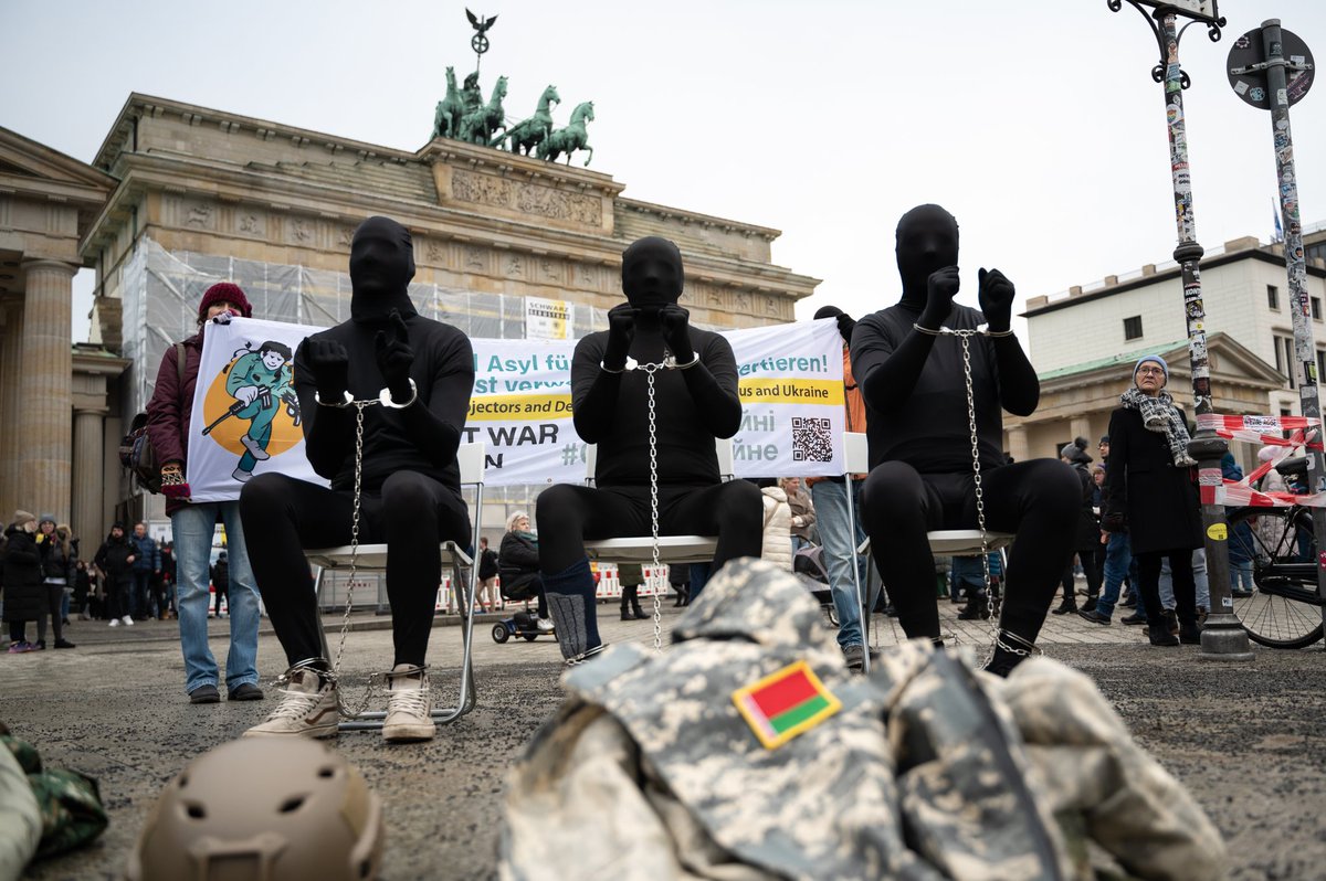 Wir fordern Schutz und Asyl für Kriegsdienstverweigerer*innen und Deserteur*innen aus Russland, Belarus und der Ukraine! 🛟 Dafür haben wir heute in #Berlin eine Kundgebung durchgeführt: #Kriegsdienstverweigerung ist #Menschenrecht!

#ObjectWarCampaign #ObjectWar