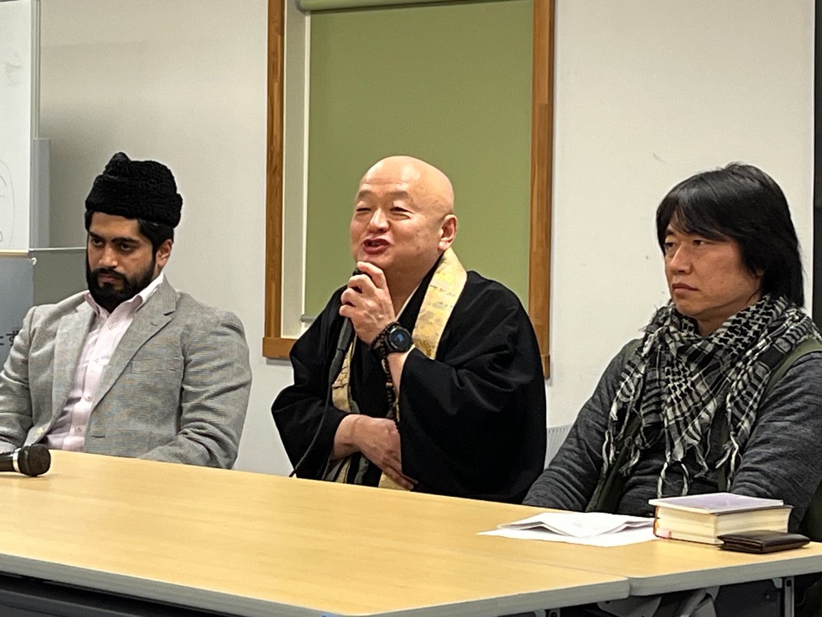 NakaneZen's tweet photo. 今日、日本イスラム教団アハマディア・ムスリム代表、日本キリスト教団青野牧師、日本仏教を代表して私、ジャーナリスト志葉玲さんの講演で「平和の祈り」イスラム、ガザの問題を世界三代宗教者が揃うことは中々ないことでした。共通の願いはガザの子供達、人々の命を守る、平和を発信し���ください。 https://t.co/rxY5dDSaxo