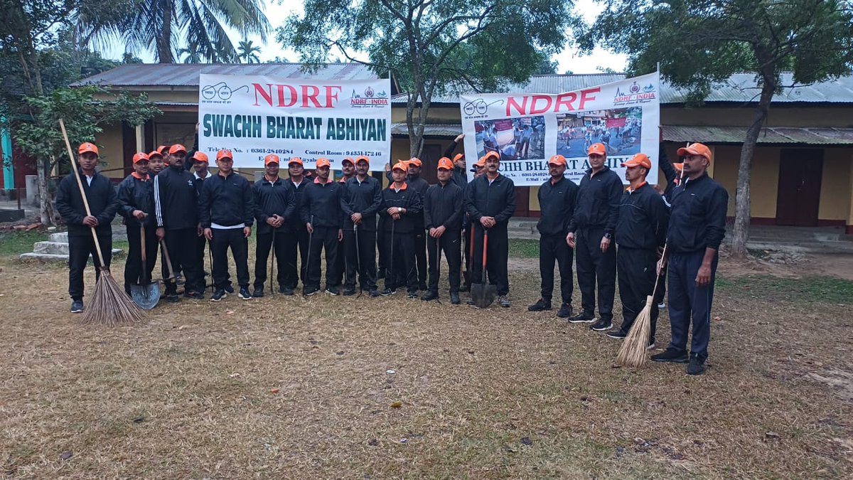01NDRF's tweet photo. Conducted #Swachhata Pakhwada near #Changsari Primary #school,  Changsari, #Kamrup Rural, #Assam 
🇮🇳#आपदा_सेवा_सदैव_सर्वत्र 
#Saving_lives_and_beyond
@NDRFHQ 
@CMOfficeAssam 
@PIB_Guwahati 
@ddnews_guwahati 
@ANI https://t.co/3yUUztXa7C