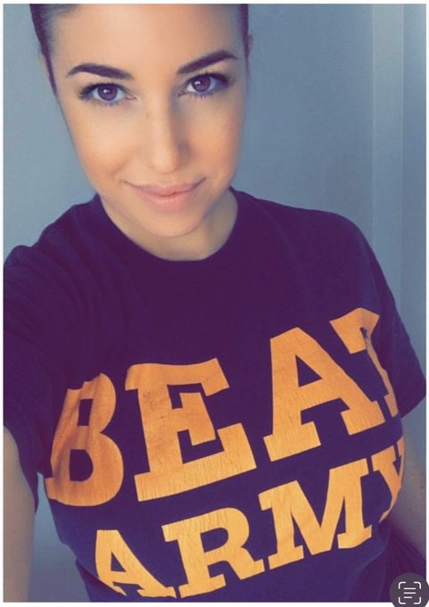 Celebrating my favorite game with one of my favorite selfies! Go Navy! Beat Army! #americasgame https://t<a href="/tag/americasgame"class="tags"><span>#americasgame</span></a>