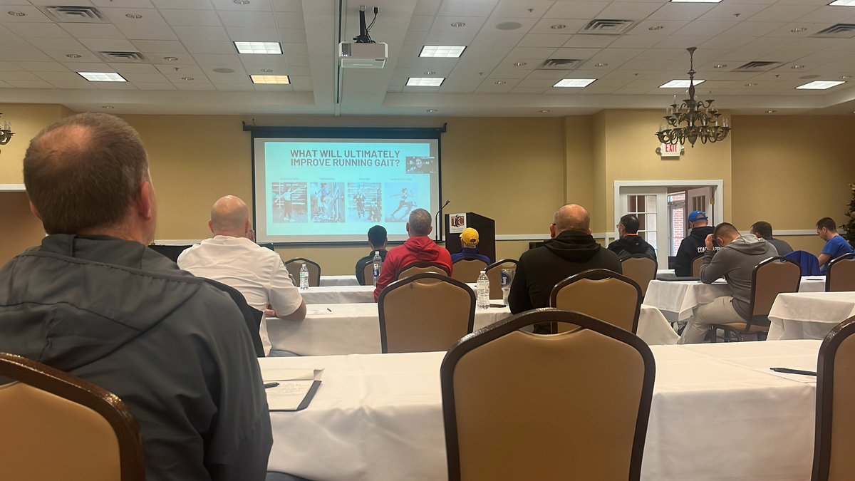 MSHeartland_'s tweet photo. Here at the Tri State Distance Summit (@TSDSummit) great day here in Quincy with IL native and multiple time NXN runner up coach Timo Mostert of American Fork as the headline speaker!! https://t.co/bcJostVCVI