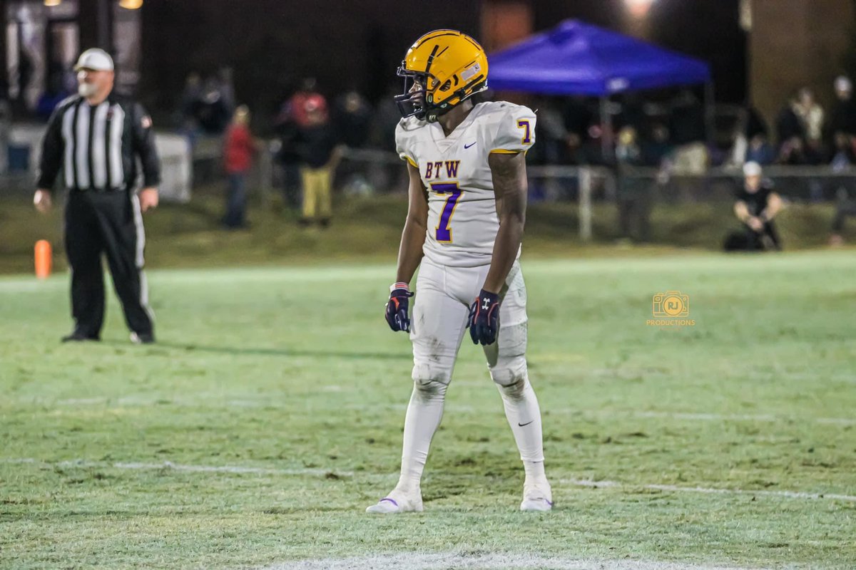 Junior Season Highlights7️⃣
hudl.com/v/2MkAcb
<a href="/CoachLAoneal12/">Lawrence O'Neal</a> <a href="/BTWEagleNation/">Booker T Washington</a> <a href="/CoachJohnsonRHS/">Matt Johnson</a> <a href="/DownSouthFb1/">Down South</a> <a href="/DexPreps/">DexPreps</a> <a href="/AL_Recruiting/">AL Recruiting</a> <a href="/HallTechSports1/">Hall-Tech Sports</a>
