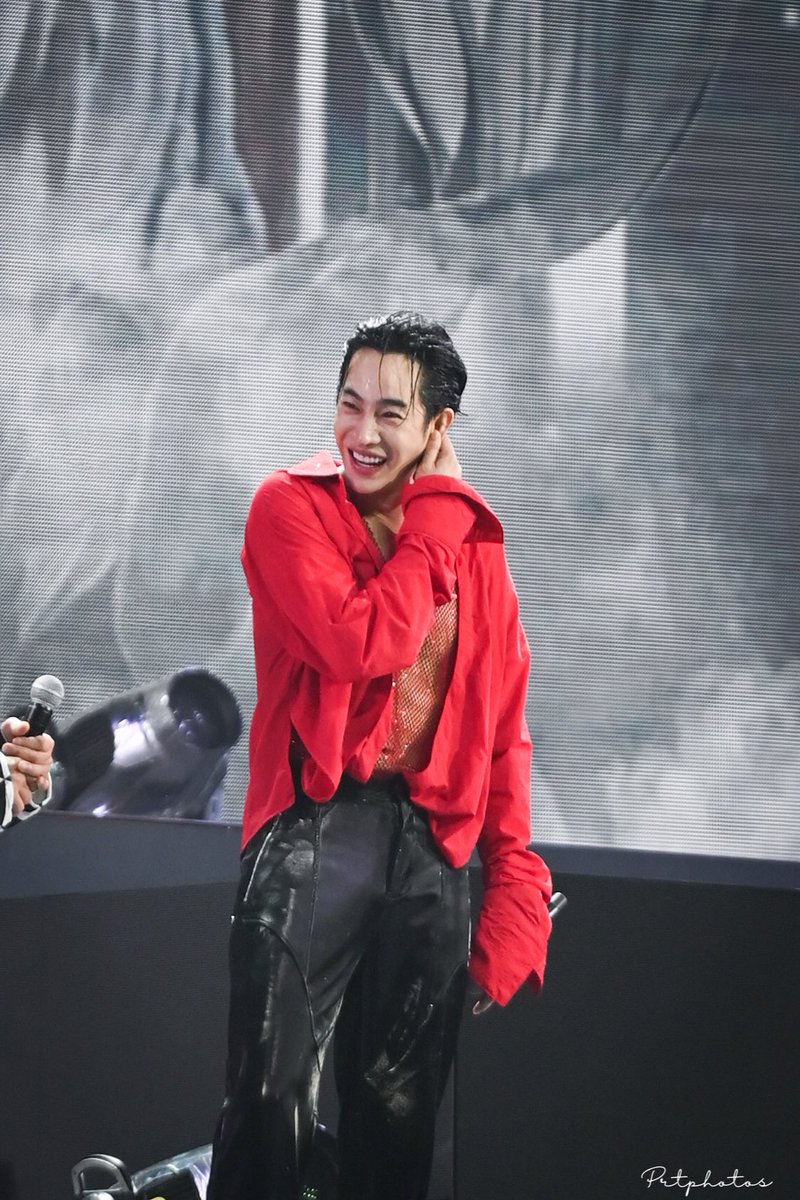 prtphotos_bkk's tweet photo. Wet look 

@peckpalit 
#ChristinaQconcertxPeckPalit #ChristinaQconcert 
#เป๊กผลิตโชค
#PeckPaLitChoke
#prtphotos https://t.co/vjnkYZIgLf