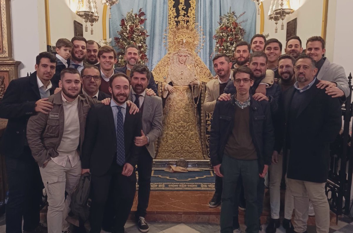 Es un motivo de alegría el tener a la Virgen tan cerca en una jornada tan especial. El comienzo de la verdadera cuenta atrás para un nuevo Domingo de Ramos. 
#SubmarinoLágrimas