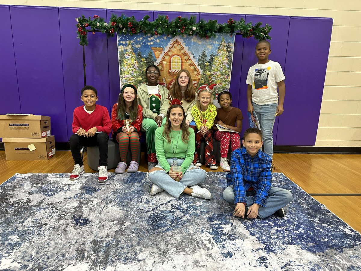 Have to shout out my influencers!
They did a wonderful job of reading at breakfast with Santa! 💜🎅🏻
<a href="/MillerRdgTweets/">Miller Ridge Elementary School</a>